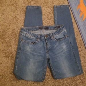 Max Jeans Distressed Knees